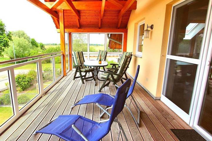 Ferienwohnung für 6 Personen, mit Balkon und Sauna in Klink