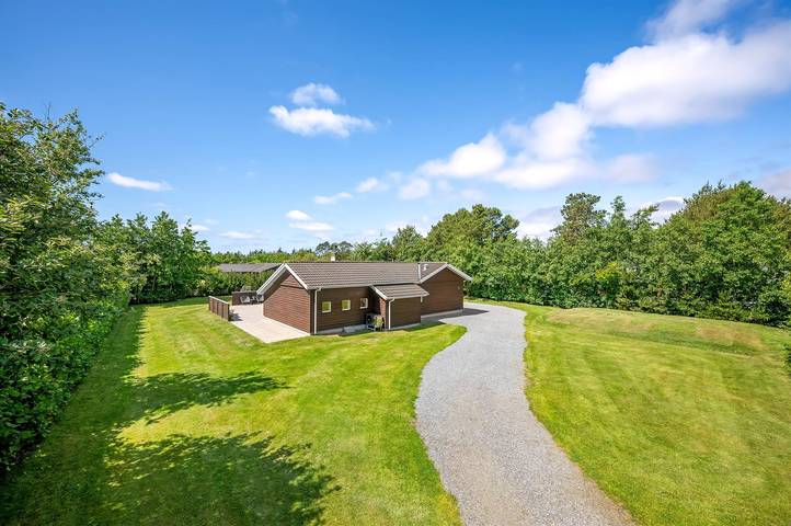 Ferienhaus für 8 Personen, mit Terrasse und Sauna sowie Whirlpool, mit Haustier in Blavand