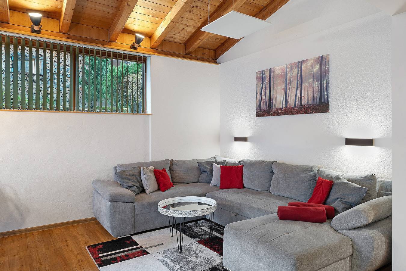 Apartamento entero, Apartamento 'Schwarzwald-Lodge – Apto para perros' con terraza privada, jardín y wifi in Kappelrodeck, Selva Negra Central