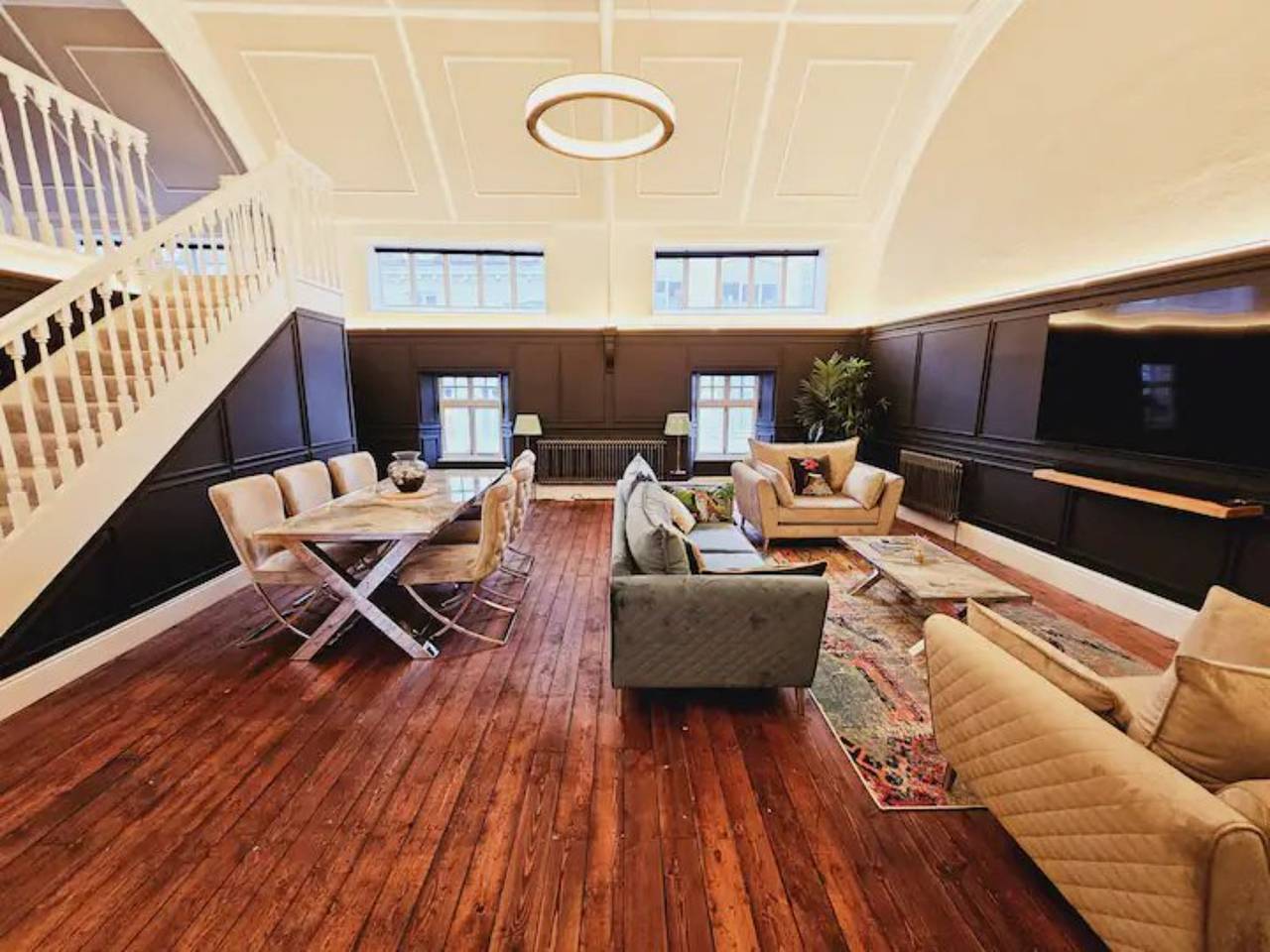 Entire apartment, Unique town centre apartment with vaulted ceiling - Pass the Keys in Shrewsbury, Shropshire