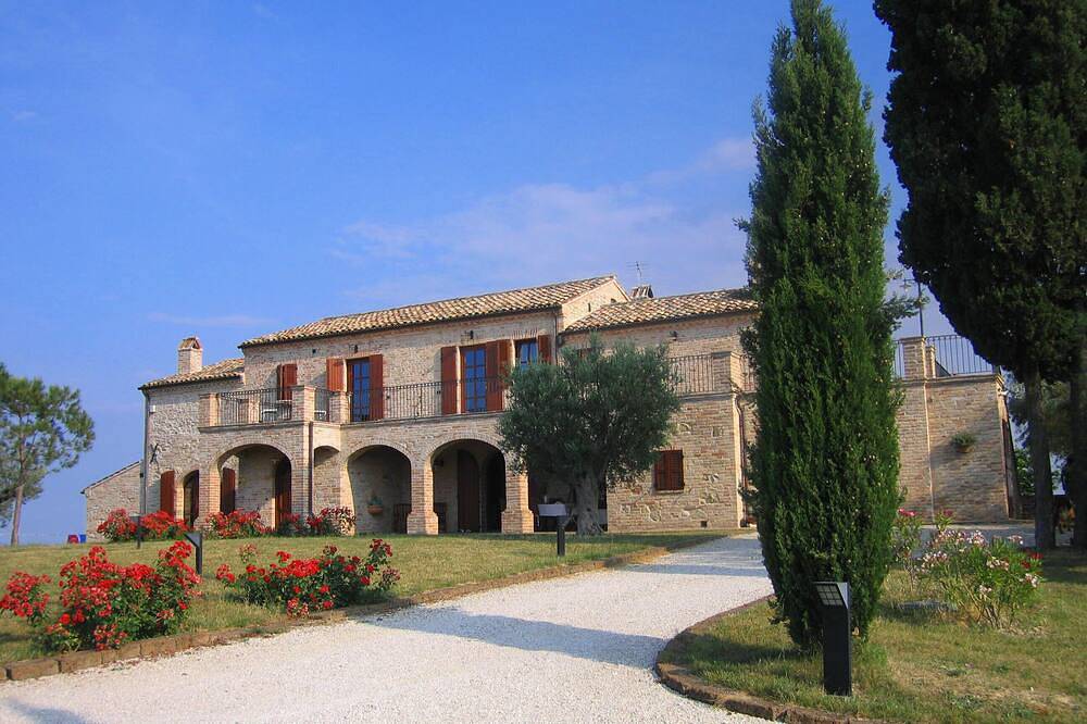 Apartamento entero, Galería romántica en una ubicación panorámica impresionante. in Acquaviva Picena, Provincia de Ascoli Piceno