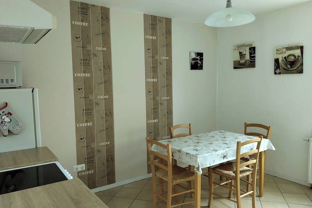 Ganze Wohnung, Ferienwohnung in einer vom Wein- und Obstbau geprägten Gegend in Dölzschen, Dresden