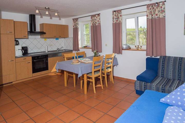 Ferienwohnung für 2 Personen, mit Terrasse und Pool sowie Garten - 1