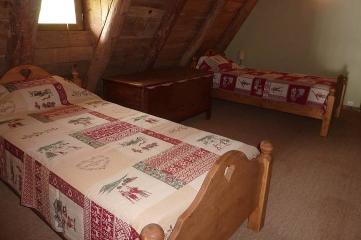 Campan  Authentique grange au toit de chaume, entièrement rénovée, grand confort in Campan, Pyrénées