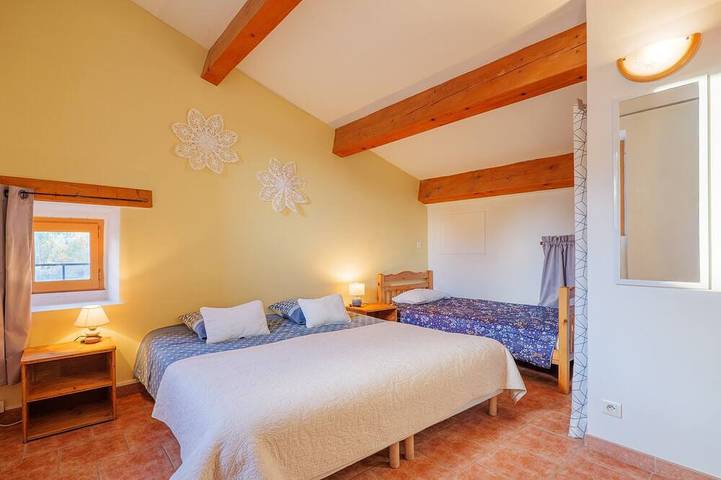 Chambre d’hôte pour 2 personnes, avec jardin à Laurac-en-Vivarais