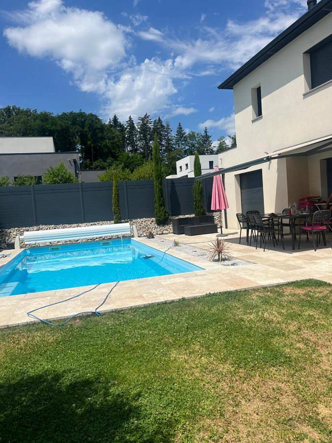 Appartement de vacances pour 4 personnes, avec Balcon et Terrasse ainsi que Jardin et Piscine