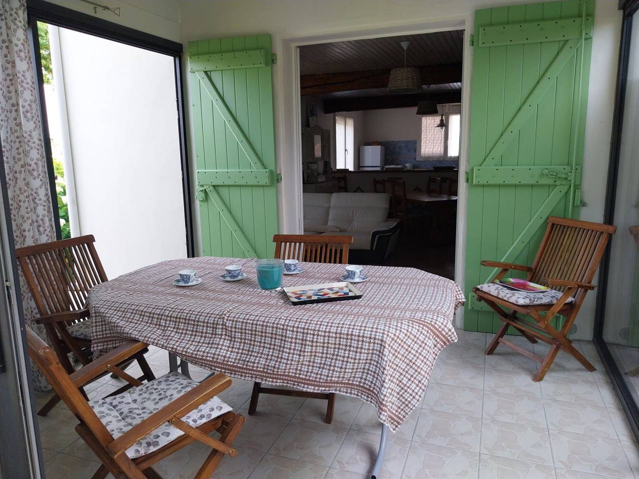 Maison de vacances climatisée, grande piscine, vélos, babyfoot. in Lafrançaise, Tarn-et-Garonne