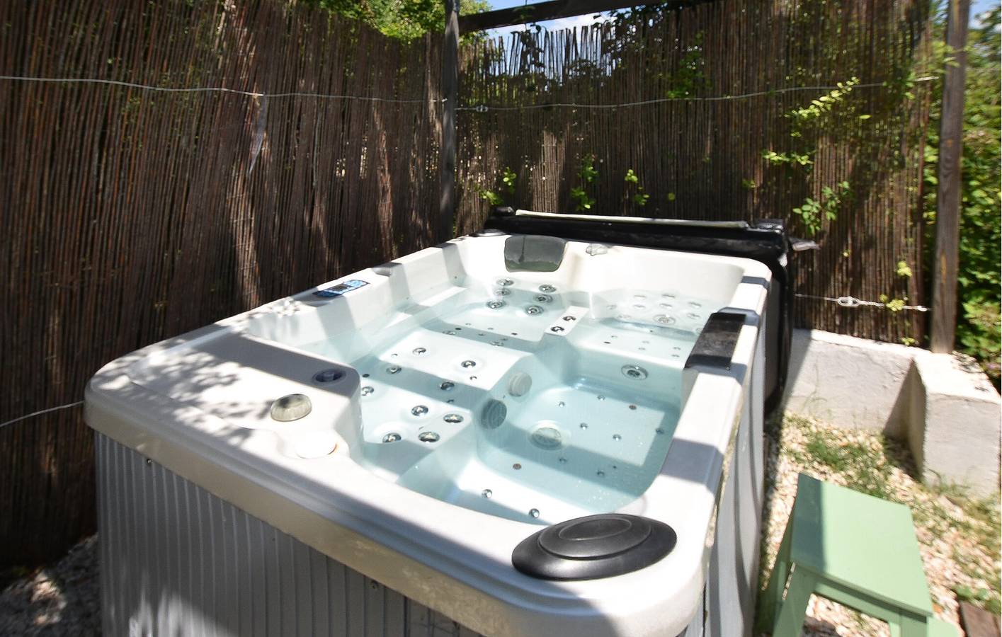 Gemütliche Wohnung mit Pool und WiFi, in der Nähe von Le Saigon & L'Auzon in Mazan, Parc naturel régional du Mont-Ventoux