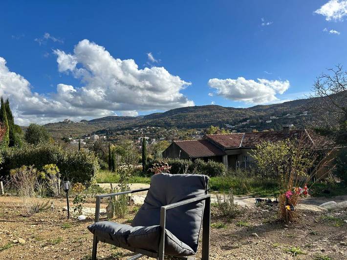 Chambre d’hôte pour 2 personnes, avec vue et jardin, animaux acceptés