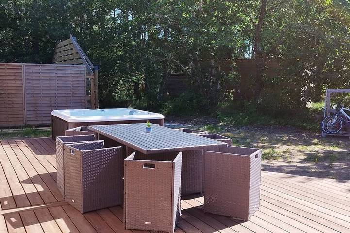 Pretty new house on the edge of a forest with its own private Spa, 7 minutes from the beach! in Lège-Cap-Ferret, Arcachon und Umgebung