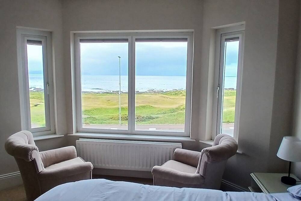 Erstaunliche Seeansichten.  Zentrale Lage. Mit Blick auf Portstewart Old Course. in Portstewart, Grafschaft Londonderry