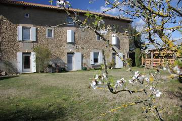 Gîte pour 4 personnes, avec jardin à Chatuzange-le-Goubet