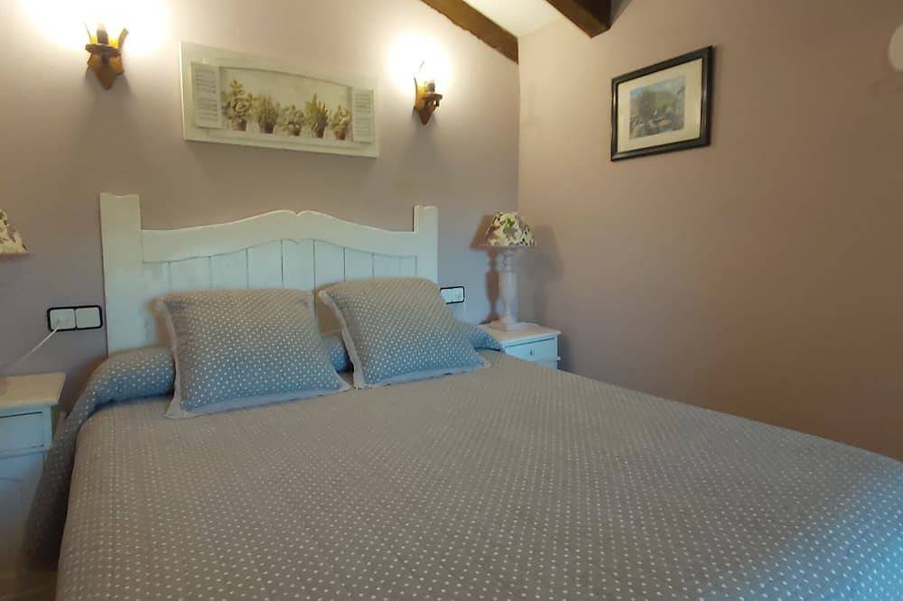 Self catering Labakia for 6 people in Azpilikueta, Baztan