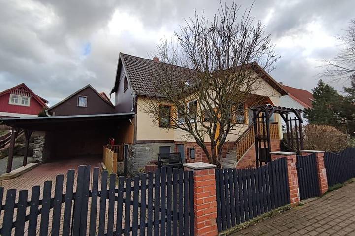 Ferienhaus für 9 Personen, mit Balkon und Garten in Allrode