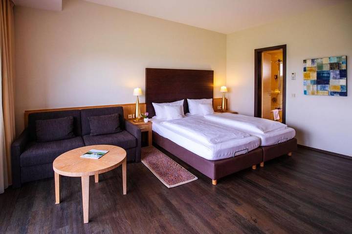 Hotel für 2 Personen, mit Balkon und Terrasse sowie Garten und Sauna in Eitorf - 3