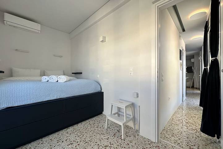 Ganze Wohnung, Cloud 9 - Smart Apartment mit privatem Jacuzzi in Zentral-Athen, Athen