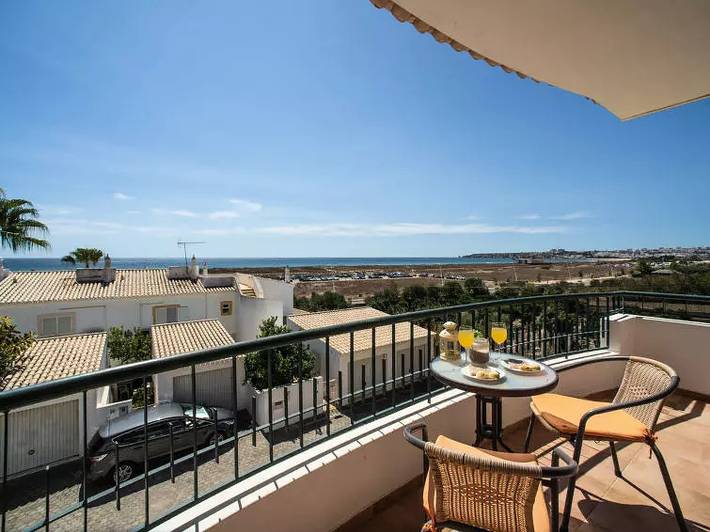 Villa for 4 people, with balcony in Lagos