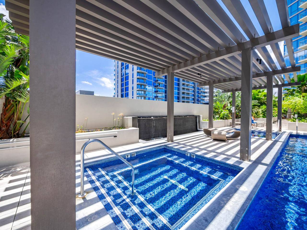 Hel lejlighed, Modern 2Br at Sky Ala Moana w/City & Mtn Views &Ac in Honolulu, Oahu