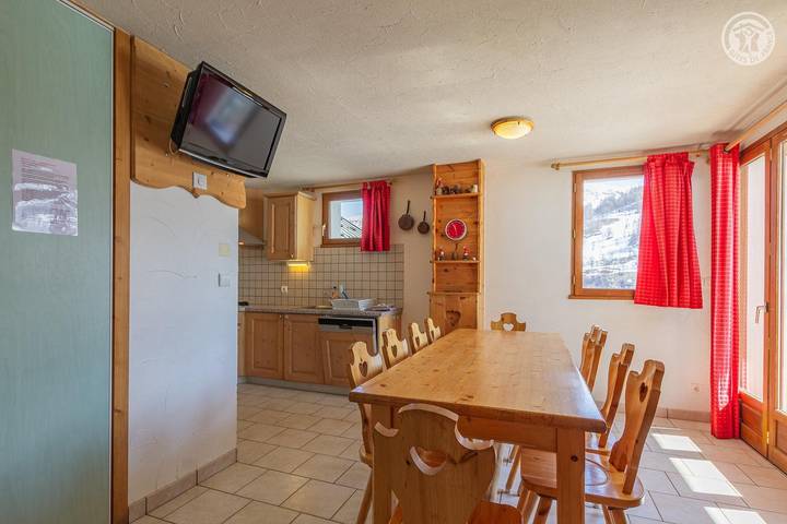 Gîte pour 10 personnes, avec jacuzzi et terrasse à Valloire - 3