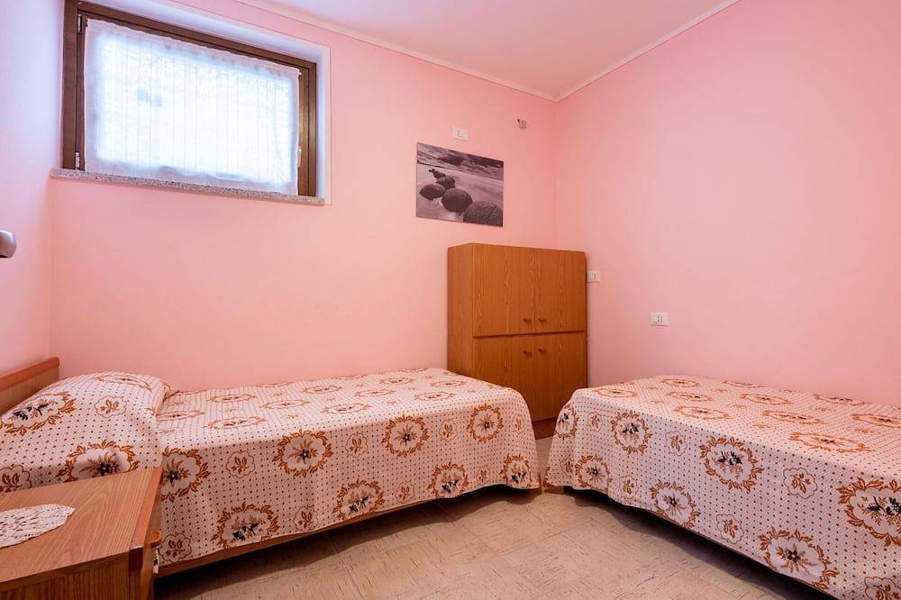 Schönes alleinstehendes Ferienhaus für 4 Leute mit  W-Lan, Tv und Terrasse in Mergozzo, Comune di Mergozzo