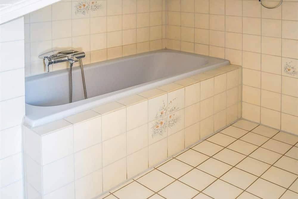 Ganze Wohnung, Ferienwohnung Steffens - Appartement/Fewo, Bad, Wc, 1 Schlafraum in Kastellaun, Hunsrück
