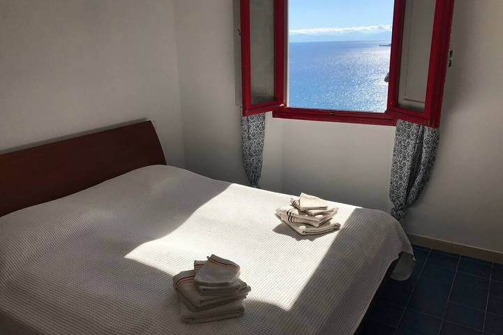 Gemütliches Haus mit traumhaftem Meerblick von jedem Zimmer, kostenloses WLAN in Spiaggia Colle della Palombaia, Campo nell'Elba