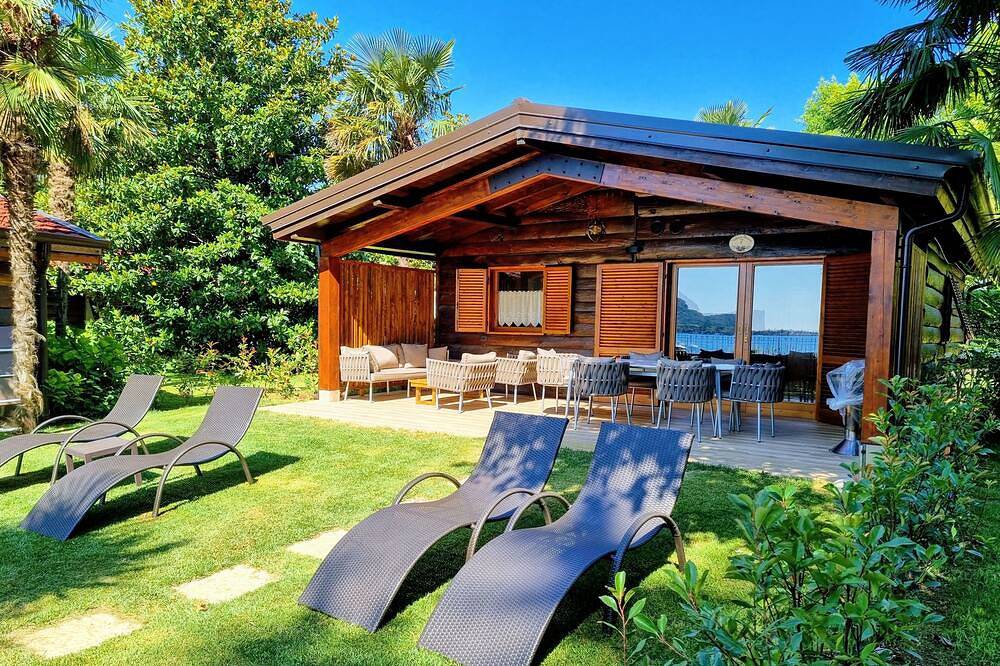 Chalet voor 6 Personen in San Felice del Benaco, Garda Bergen