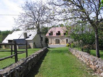 Gîte pour 10 personnes, avec jardin et piscine ainsi que vue et terrasse, animaux acceptés à Orliaguet