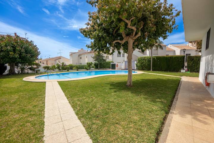 Hel lejlighed, Ferielejlighed for 4 personer med have in Playa de Burriana, Nerja