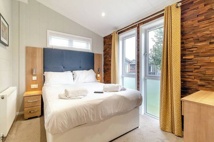 Chalet for 2 people, with hot tub in Norfolk