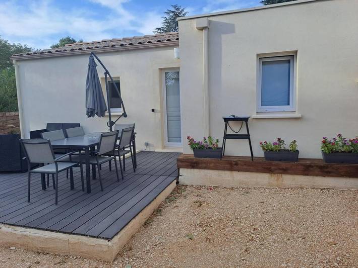 Location de vacances pour 4 personnes, avec terrasse et piscine à Saint-Hilaire-de-Brethmas - 4
