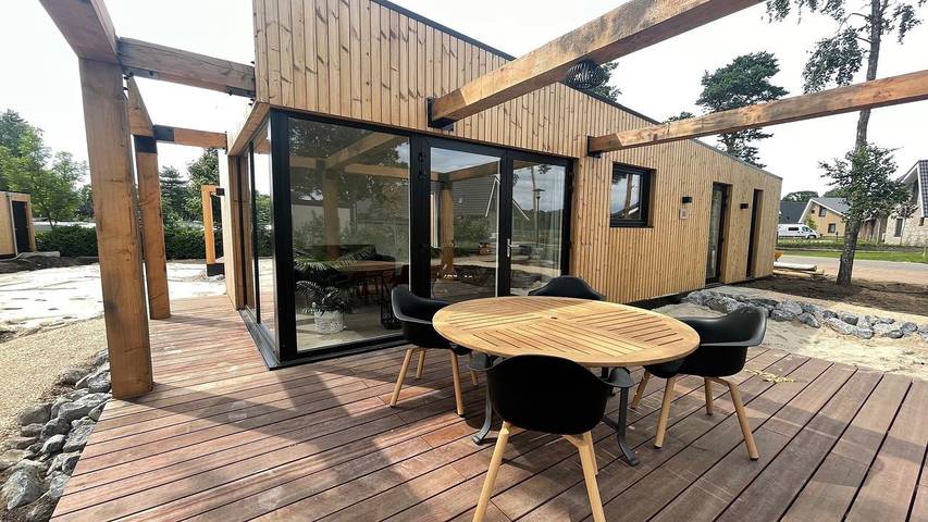 Ferienhaus für 4 Personen, mit Garten und Pool in Bergen (Limburg)