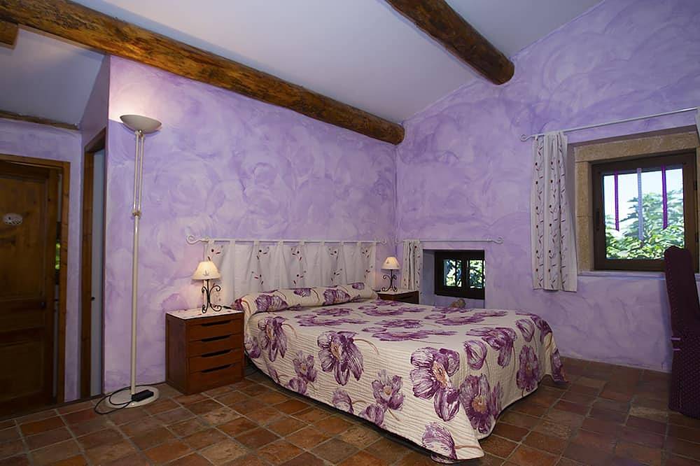 Authentische Provence: Mas Lou Geneste mit Pool in Bollène, Vaucluse