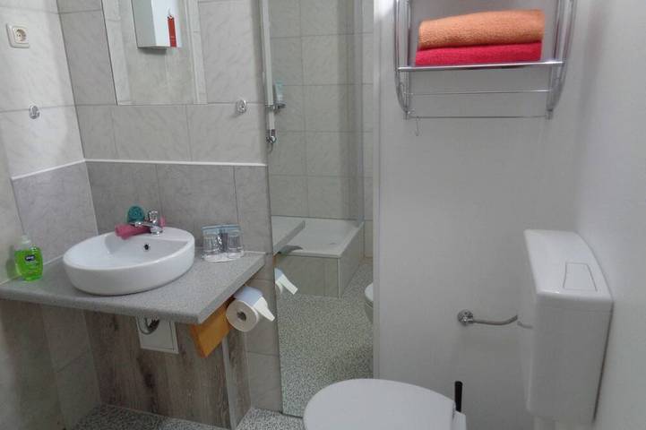 Bungalow für 2 Personen, mit Garten in Rostock - 2