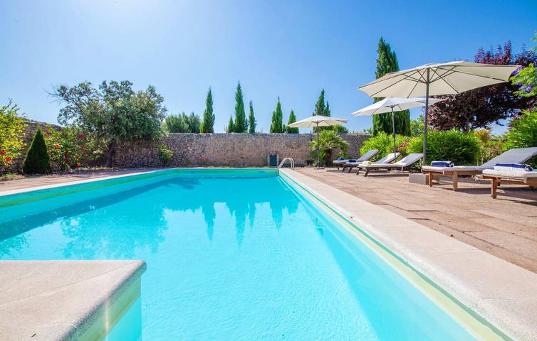 Oasis de lujo con terraza y piscina, a 500 m de Consell in Consell, Interior de Mallorca