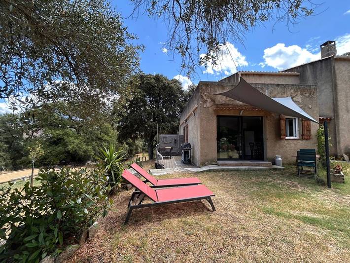 Gîte pour 4 personnes, avec vue sur le lac ainsi que terrasse et jardin dans Haute-Corse - 2