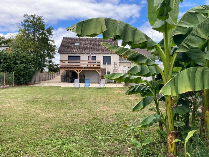 Location de vacances pour 6 personnes, avec Balcon et Terrasse ainsi que Jardin et Vue à Contres