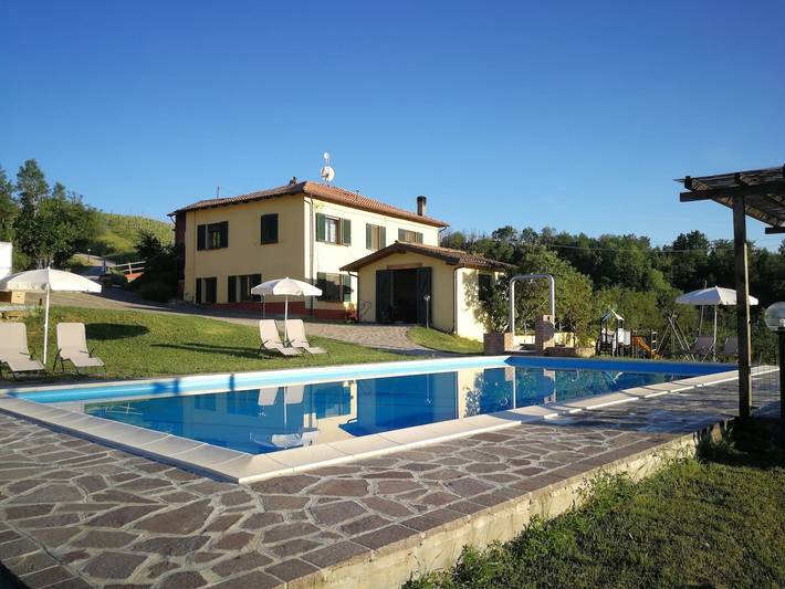 Villa per 2 persone, con piscina in Langhe