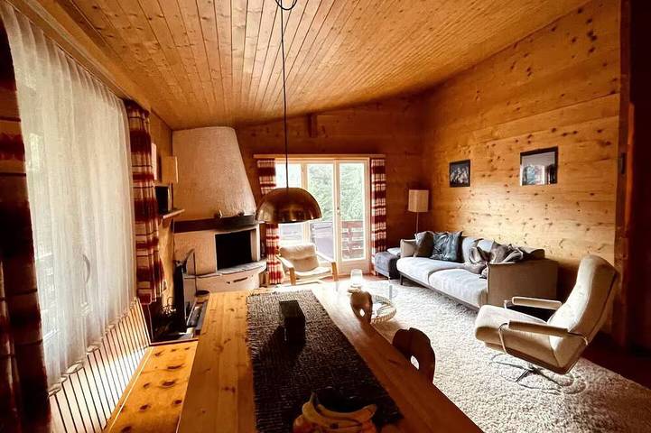 Charming Swiss chalet with stunning mountain views. in Grachen, Alpi Pennine