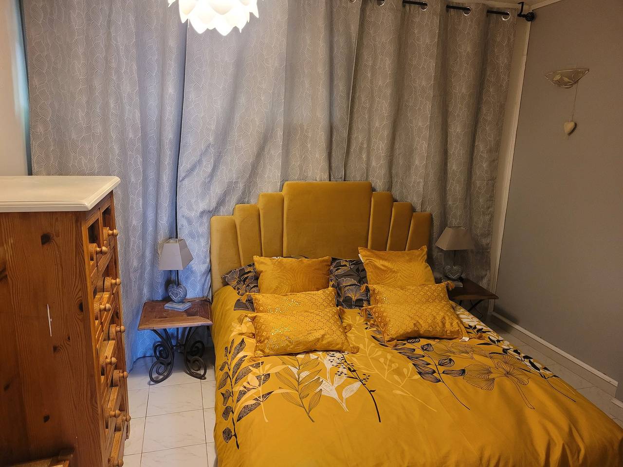 Gîte « Mas Cornille » avec vue sur la montagne, Wi-Fi et climatisation in Fontvieille, Région d'Arles