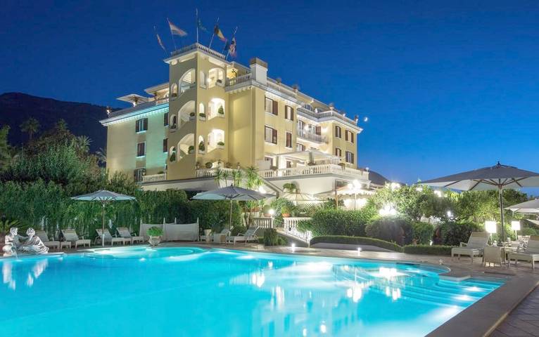 Hotel para 2 personas, con jardín y sauna además de jacuzzi y piscina - 1