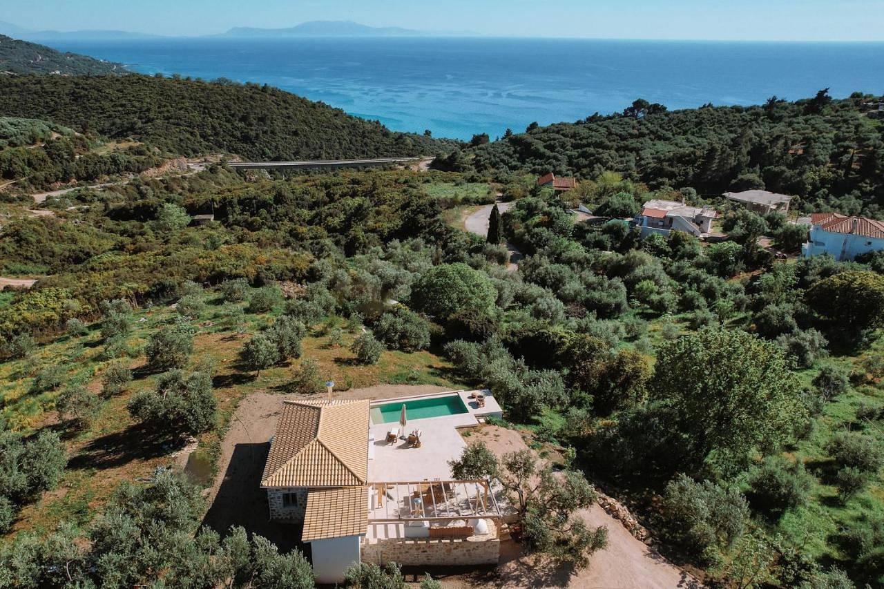 Villa Nevas Private Stone House with Pool and Seaview Parga in Loutsa, Preveza regional unit