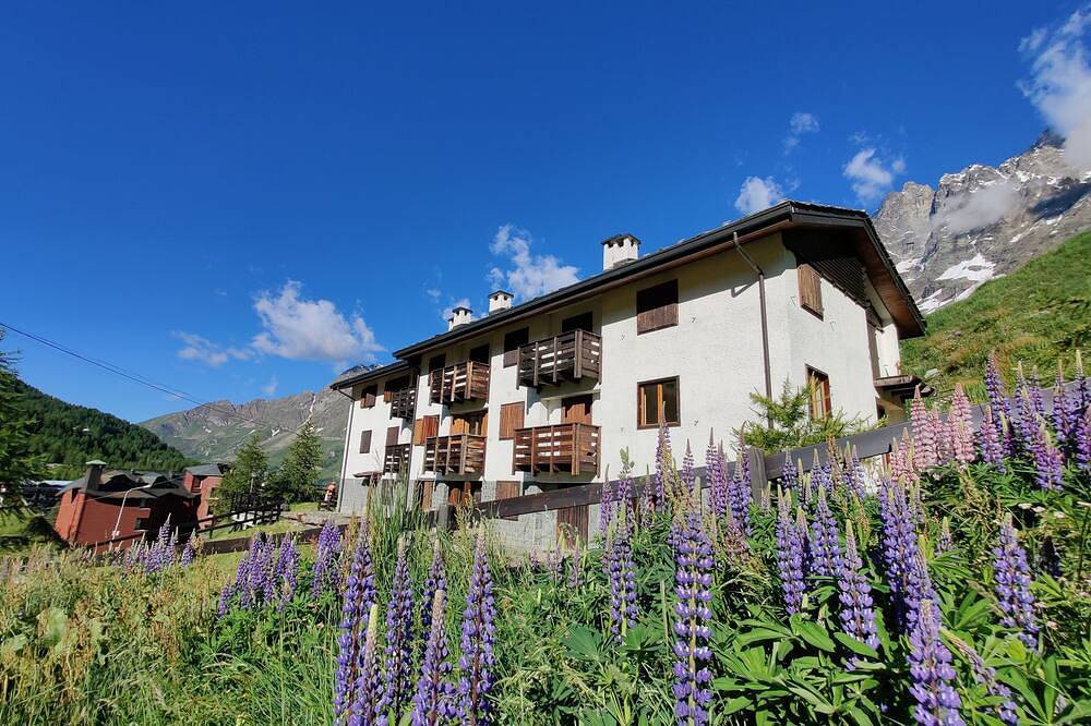 Geheel appartement, Skichalet Cervinia Martino e Bassi ski-in-ski-out 6 persoons zonnig balkon wifi in Cervinia, Valtournenche en omgeving