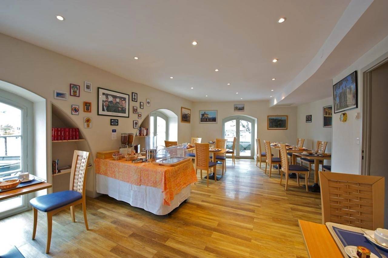 Hotel Le Bourbon Pau Centre in Pau, Béarn