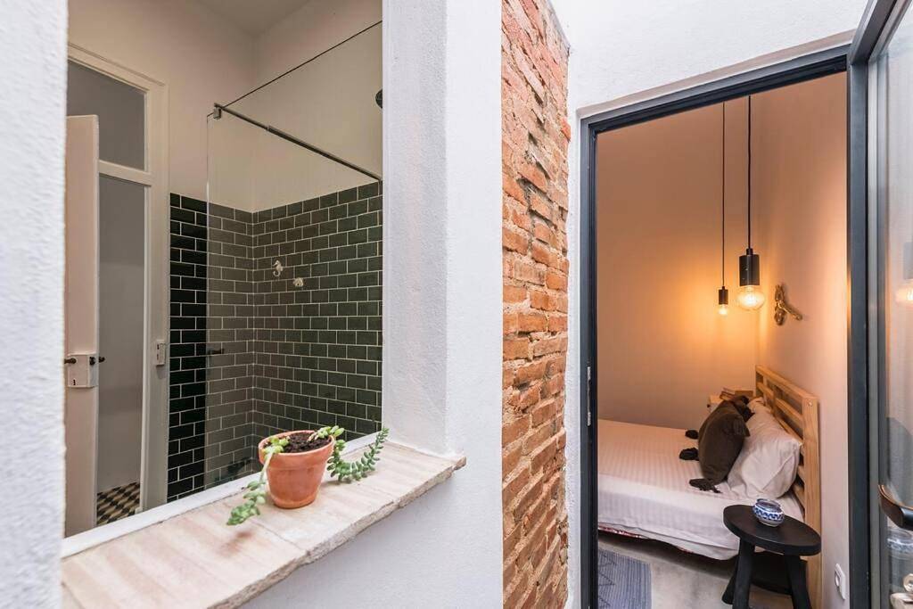 Traditional house: private pool and sunny terrace in Portimão, Distrito de Faro