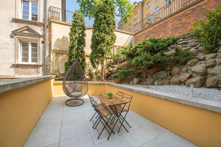 Appartement entier, Air-conditioned Apartment with Terrace | 3 Minutes from Market Square in Varsovie Śródmieście, Varsovie