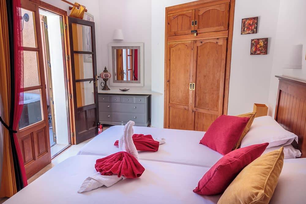 Beautiful 2 Bedroom/2 Bathroom Moorish styled villa with breath taking views in Cortijo Cabrera, Turre