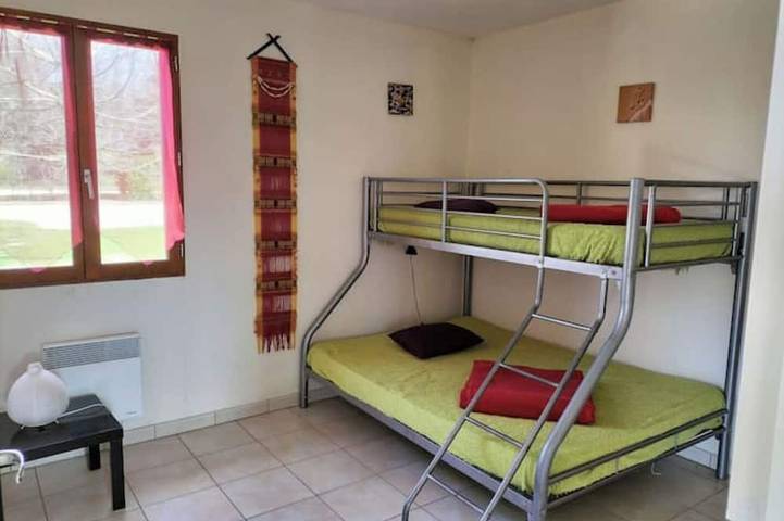 Location de vacances pour 5 personnes, avec piscine et jardin ainsi que jacuzzi et sauna, animaux acceptés à Montferrand-du-Périgord - 3