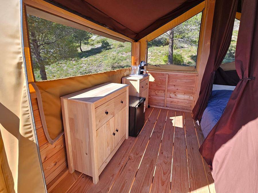 Camping Le Cézanne - Unique 2 personnes - Cabane "Sainte-Victoire" vue panoramique in Puyloubier, Région d'Aix-en-Provence