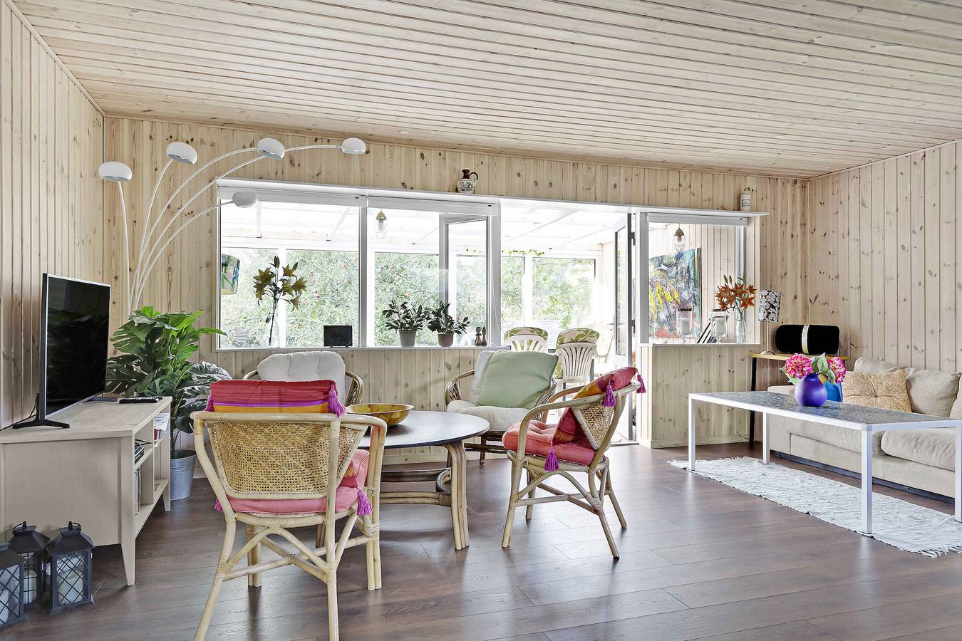 Scenic summer house 600 meters from sandy beach in Høve Strand, Asnæs